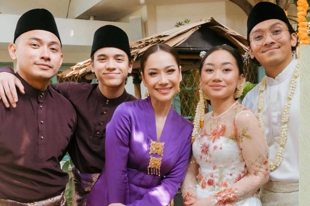 7 Potret Bunga Citra Lestari pada Pernikahan Anak dari Sahabatnya