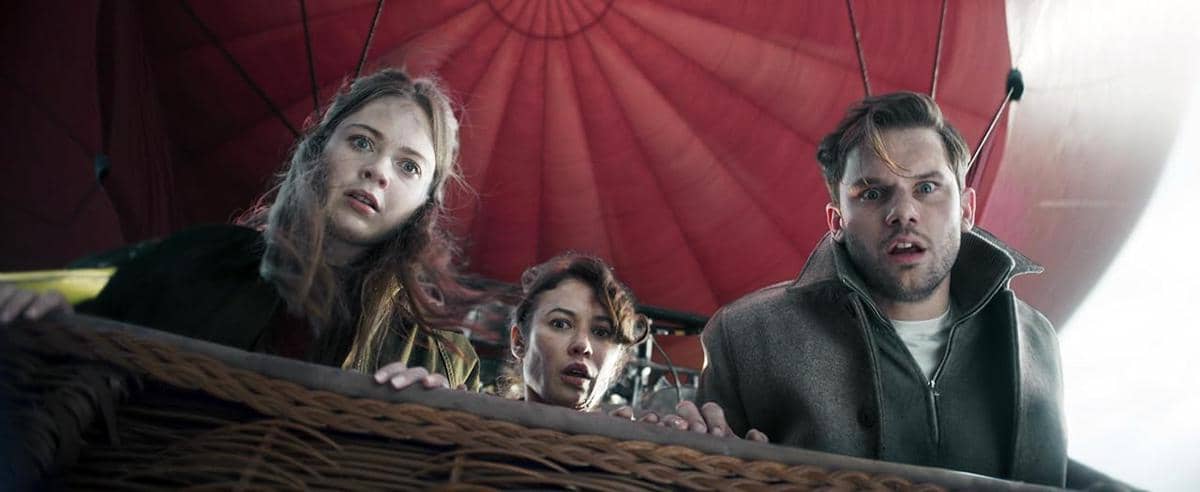 Penilaian Film Turbulence, Ketegangan di Atas Awan yang Ambisius!