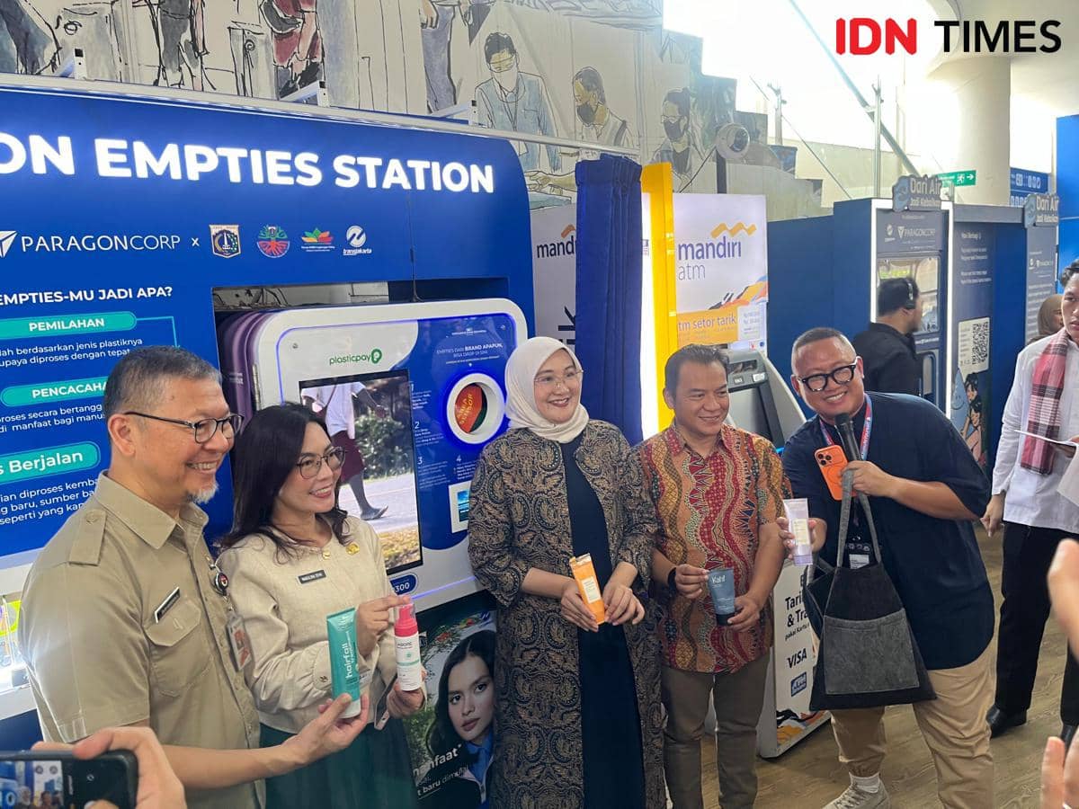 Peresmian Paragon Empties Station (PES) di Halte CSW pada Selasa (7/4/2026) di Halte CSW Lantai 2, Jakarta Selatan (IDN Times/Nisa Zarawaki)