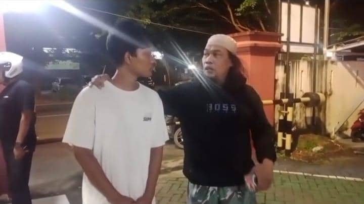 Rekaman CCTV insiden juru parkir di Makassar berseteru dengan anggota Komcad, Minggu, 5 April 2026. Istimewa