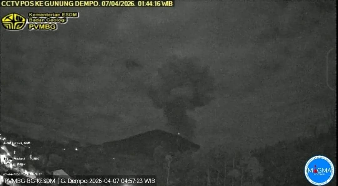 Gunung Api Dempo erupsi terekam dalam cctv pos Gunung Dempo. (Dok. PVMBG)