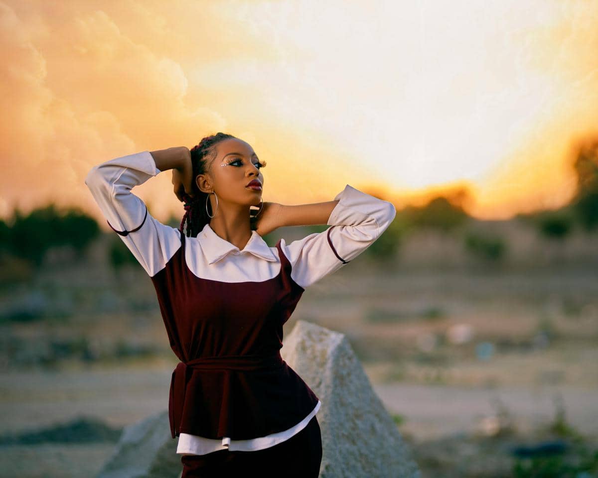 Mahogany Warna Apa? Ini Deskripsi dan Kode Warnanya