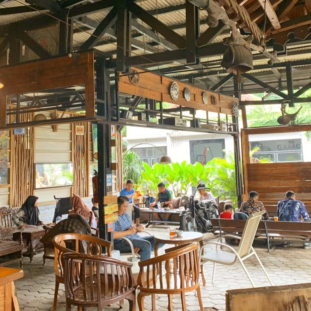 Mr. Garage Cafe Bandar Lampung