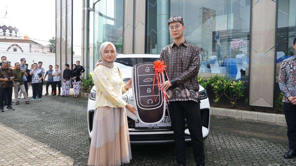 Penyerahan unit Chery ke konsumen