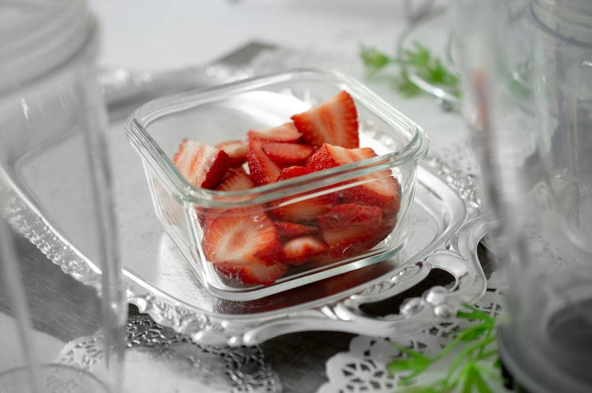 ilustrasi wadah dari kaca