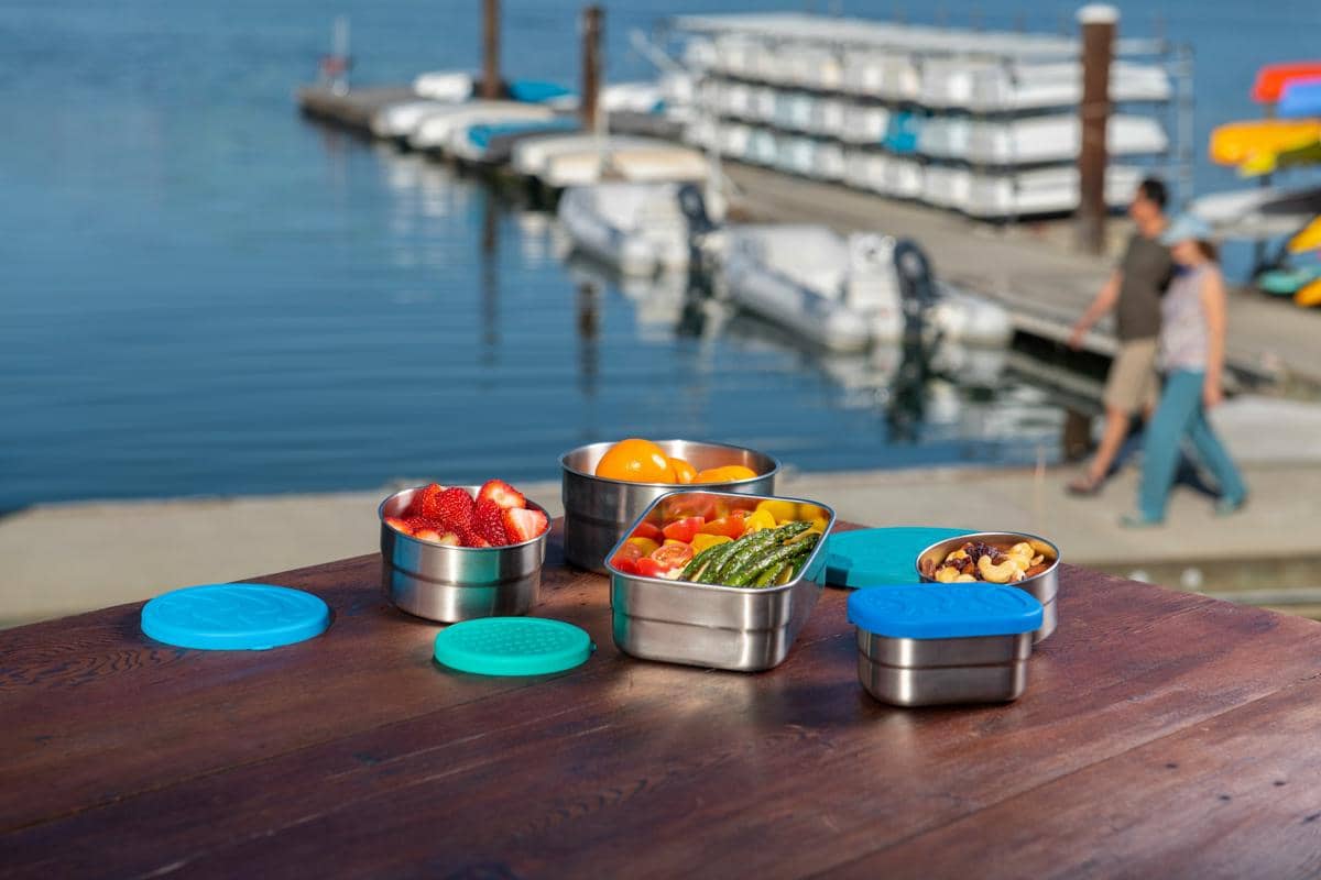 ilustrasi kotak makan stainless steel