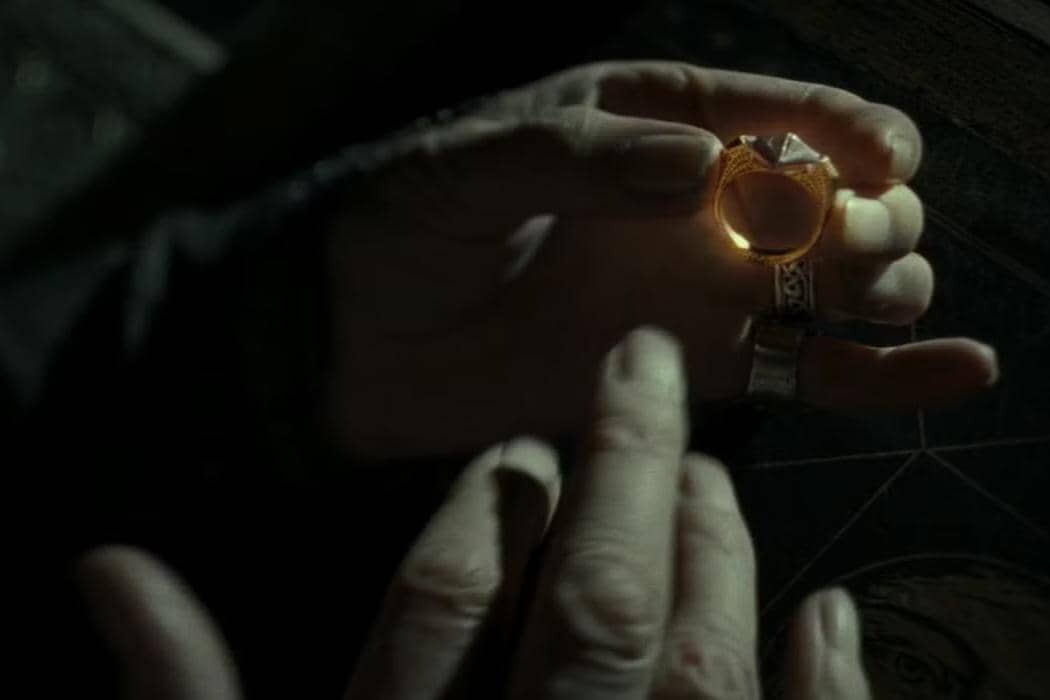 cuplikan adegan cincin Batu Kebangkitan (Resurrection Stone) dalam Harry Potter