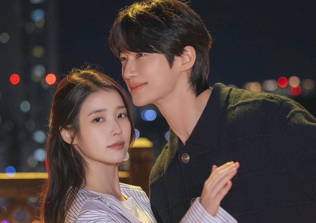 IU dan Byeon Woo Seok di drama Perfect Crown