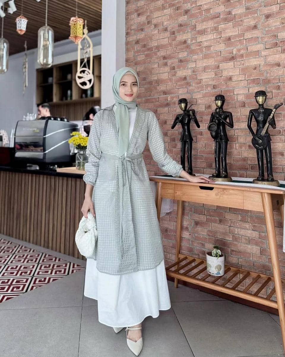 OOTD Rok Putih ala Nilla Alficha