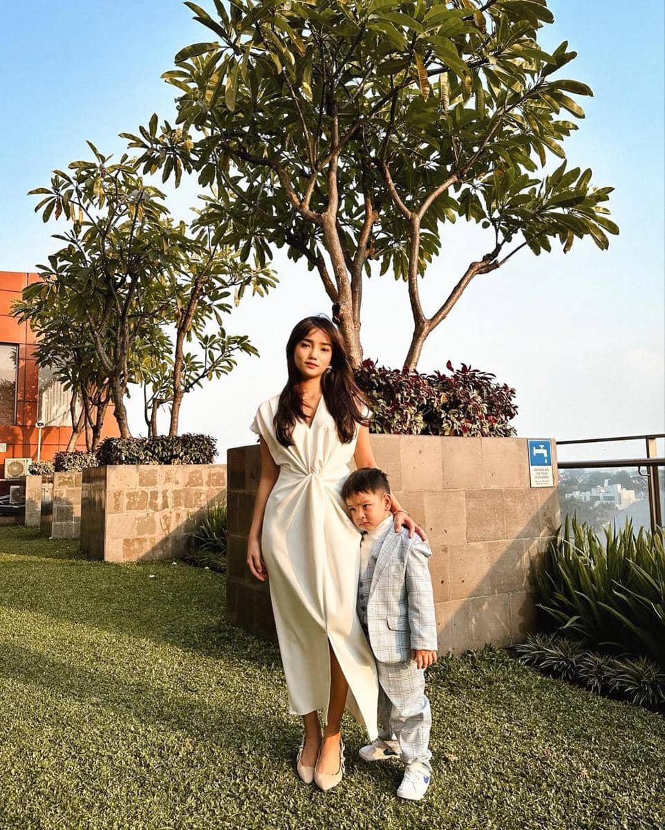 OOTD tante-keponakan ala Fuji dan Gala Sky