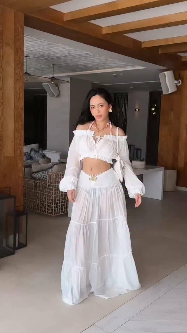 outfit pesta ala Rachel Vennya