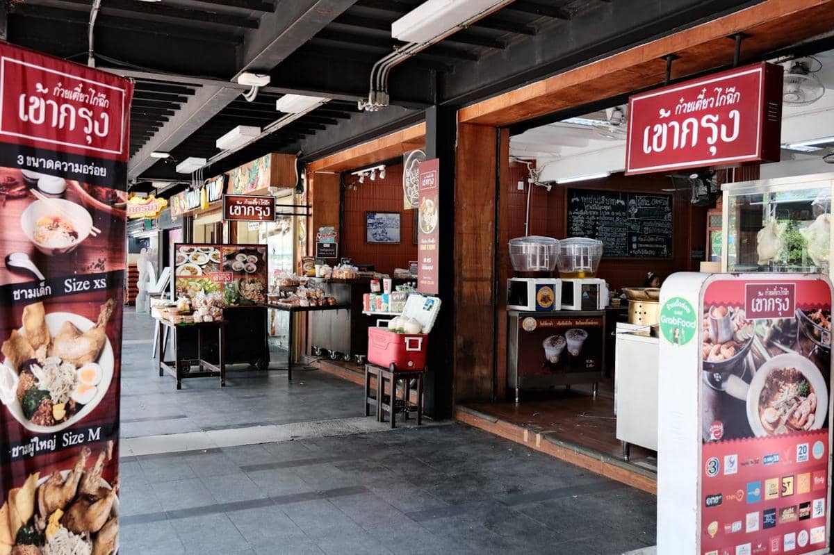 ilustrasi street food di Thailand