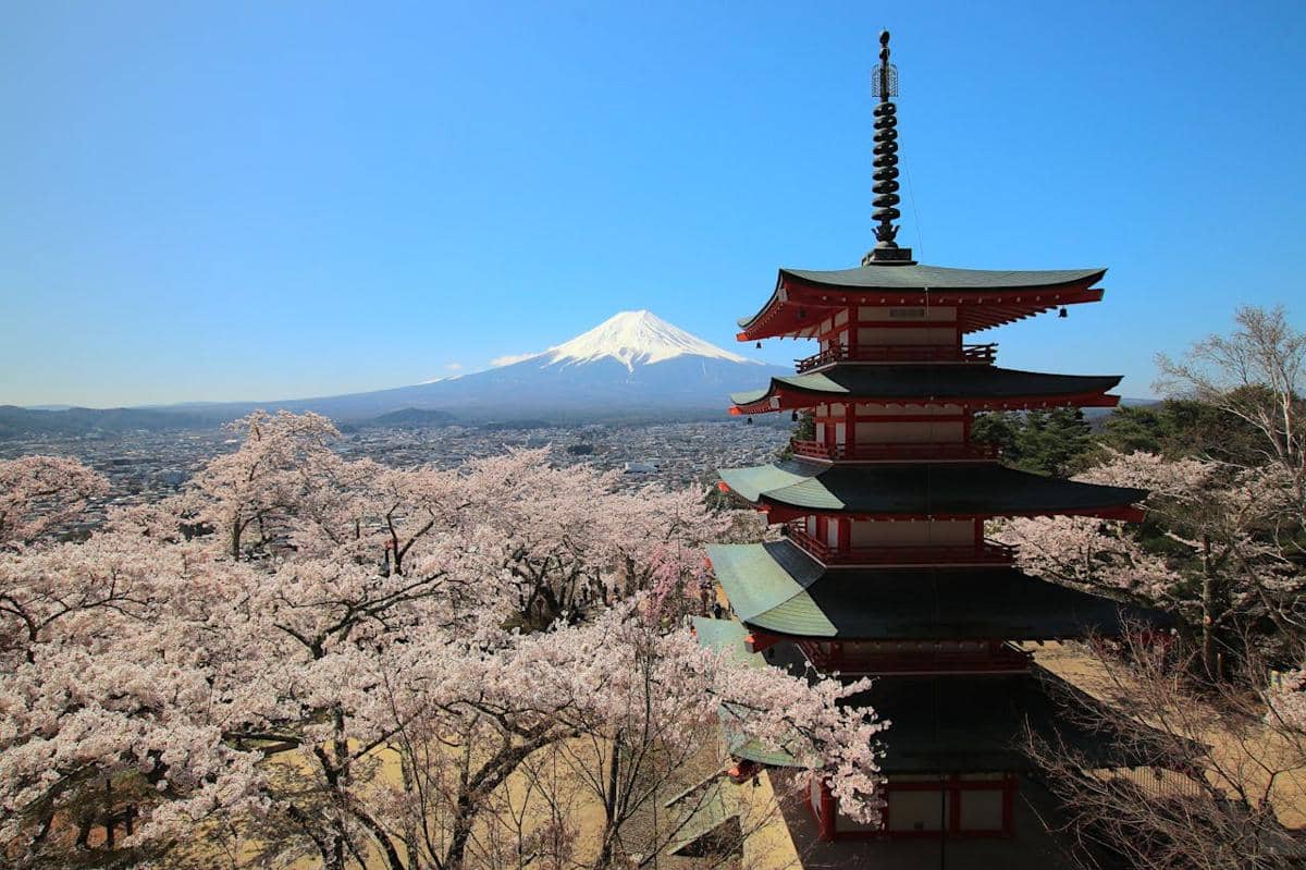 Pagoda Chureito dan Gunung Fuji, Kota Fujiyoshida, Prefektur Yamanashi