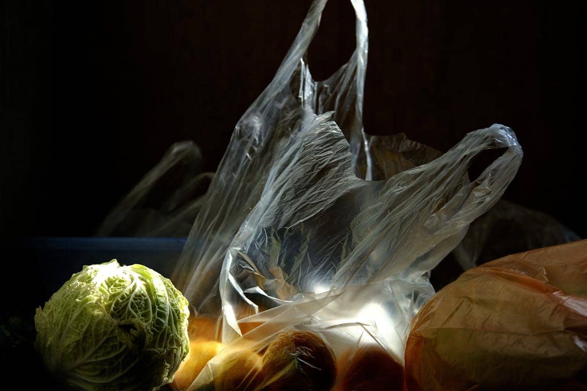 ilustrasi plastik bungkus makanan