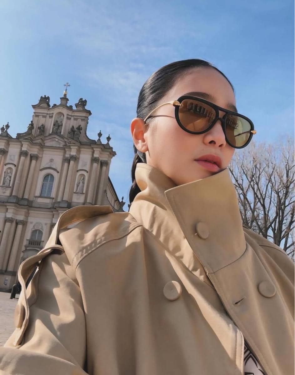 Bunga Zainal dan suami jalan-jalan di Kota Warsaw