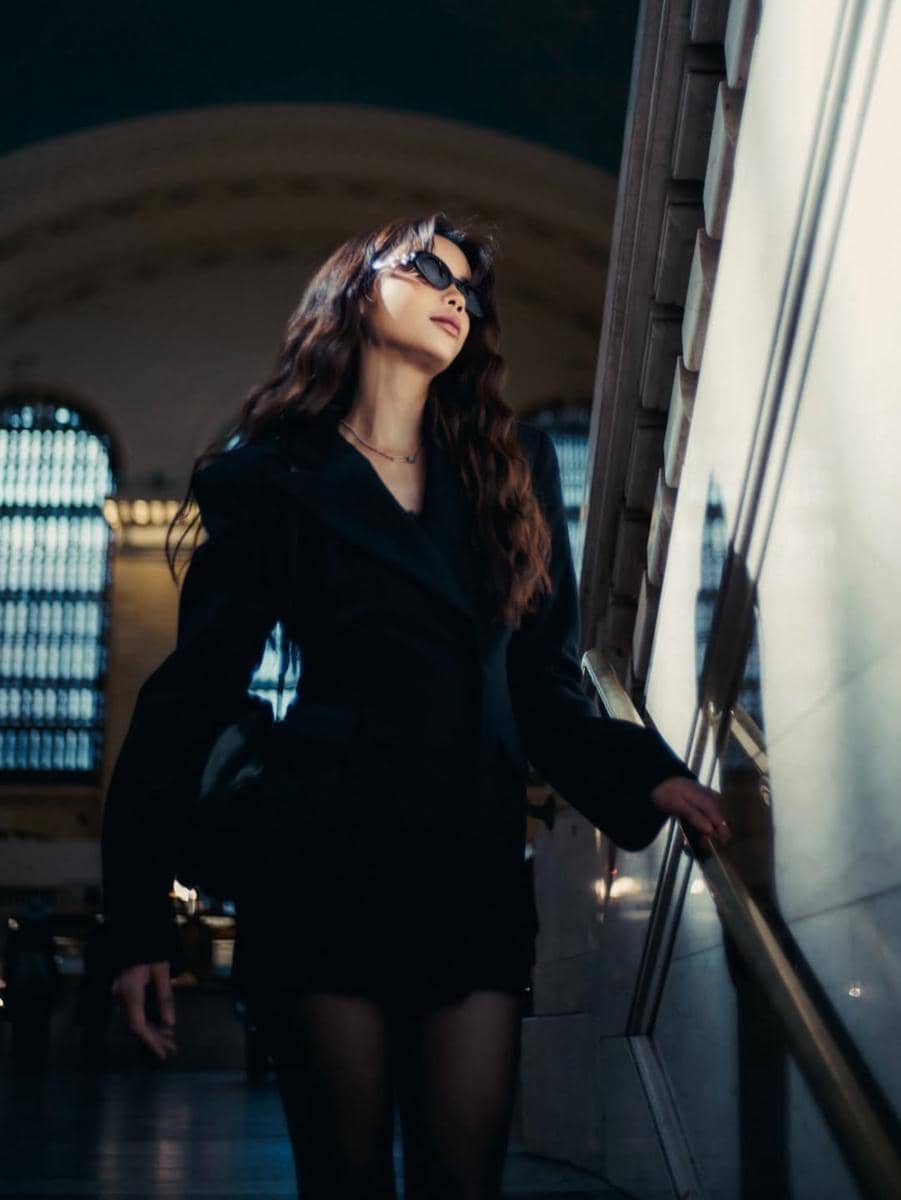 Photoshoot Sabrina Chairunnisa di Grand Central Station New York