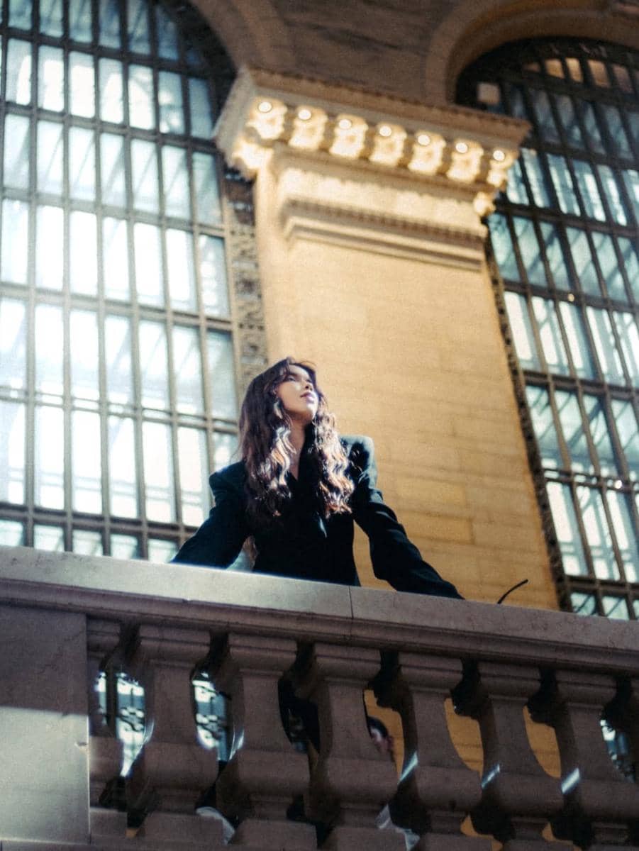Photoshoot Sabrina Chairunnisa di Grand Central Station New York