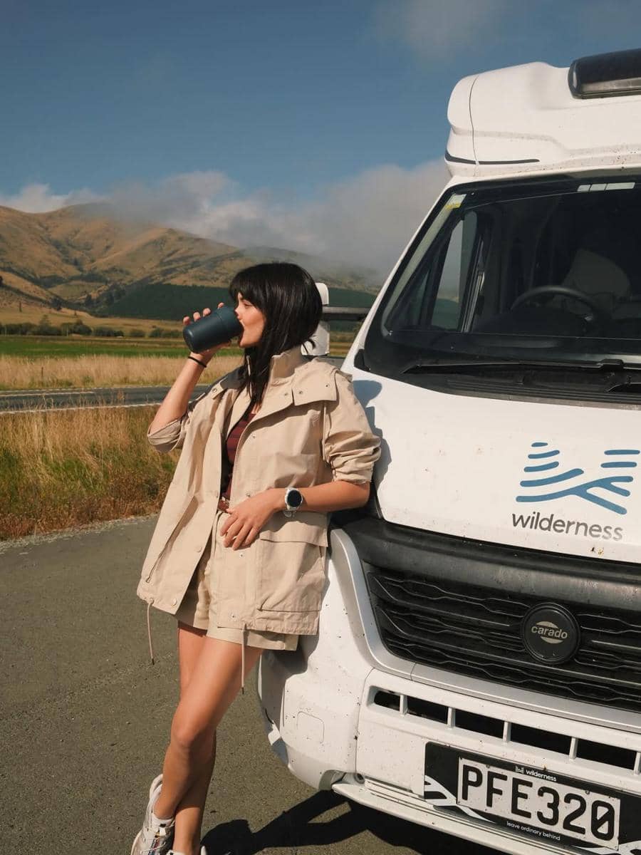 Amanda Rawles dan suami liburan dengan campervan
