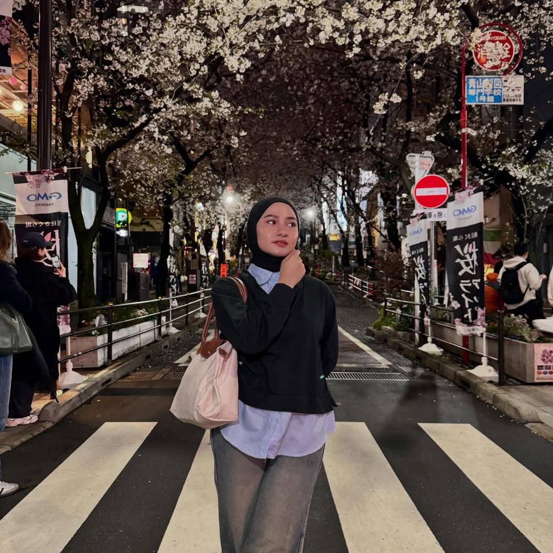 Nadzira Shafa berlibur di Jepang