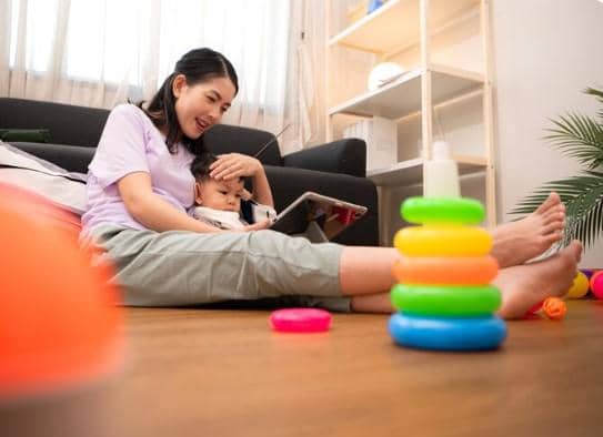 ilustrasi bermain dengan anak
