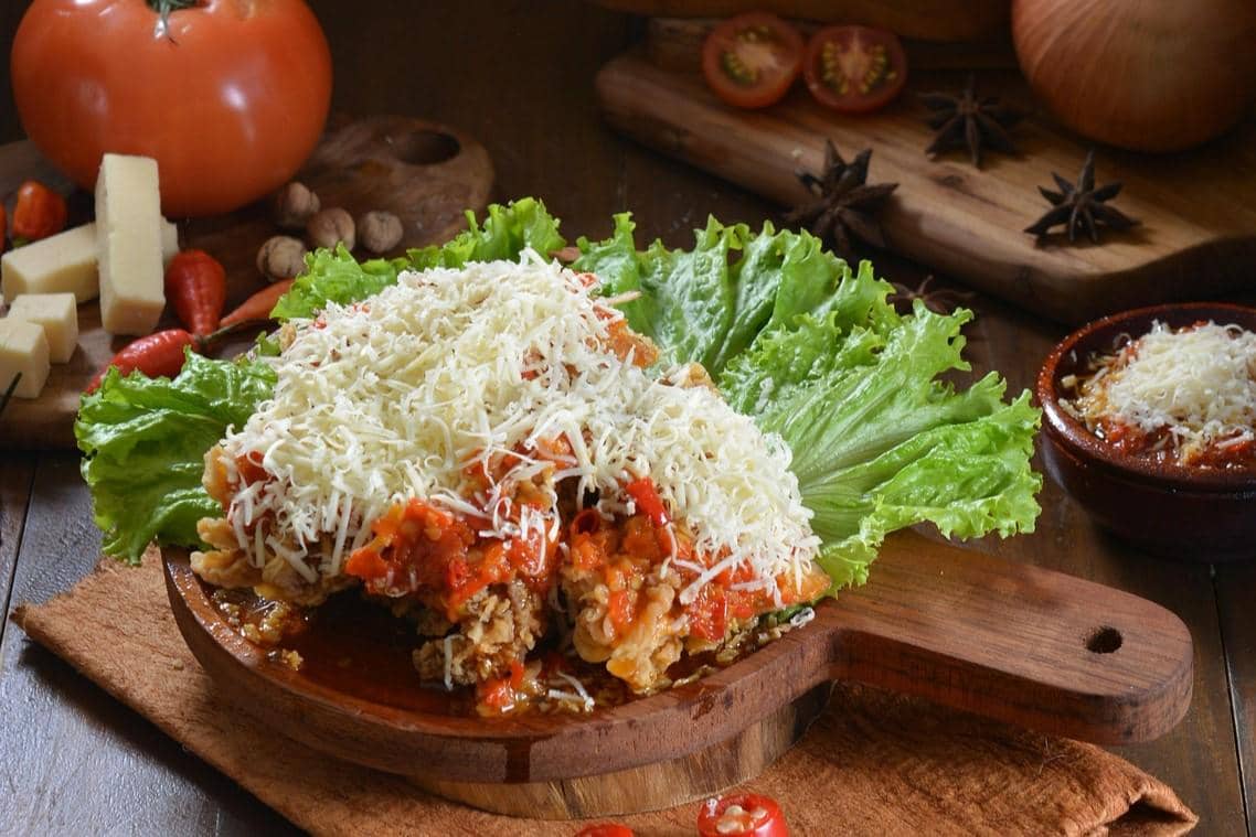Resep Ayam Geprek Keju Cheddar, Gurih dan Lezat!