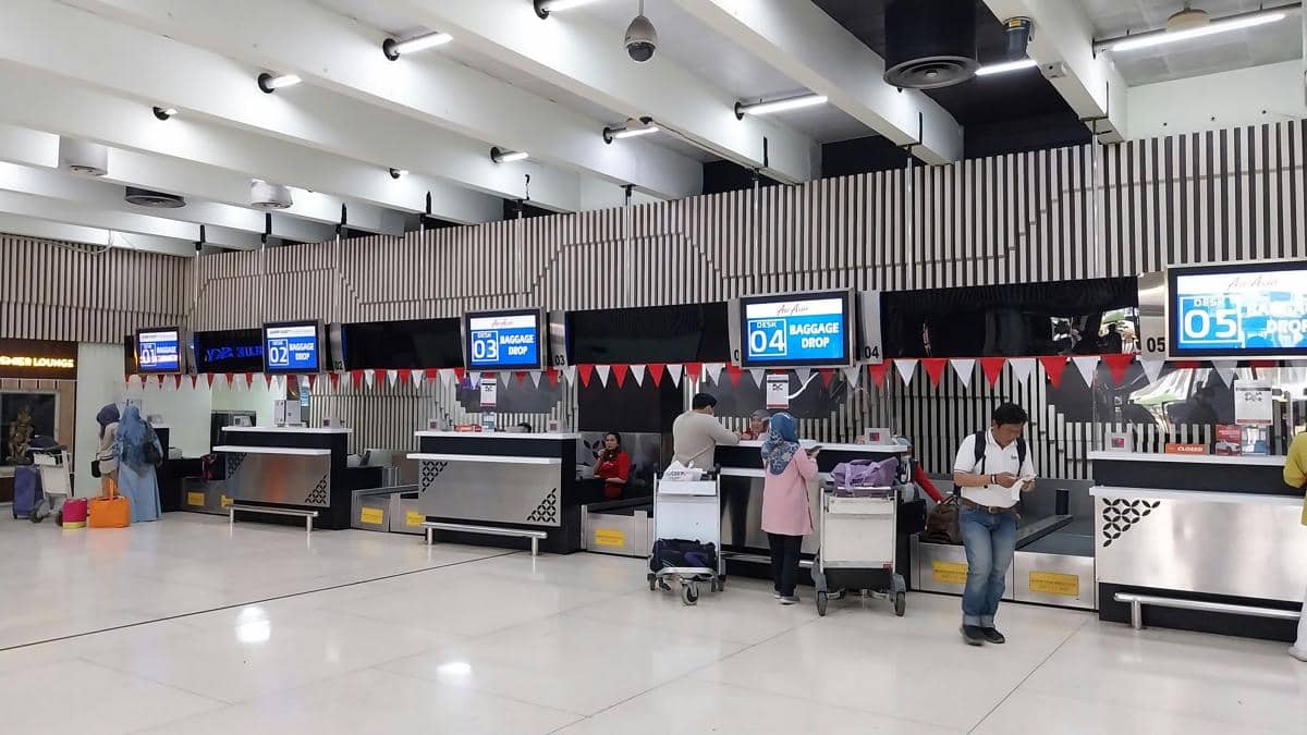 ilustrasi check-in bandara