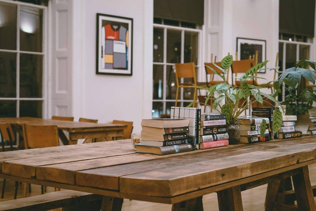 Ilustrasi coffee shop library