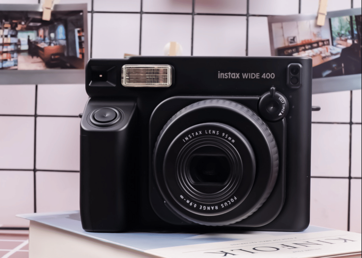 Fujifilm Hadirkan Warna JET BLACK untuk instax WIDE 400