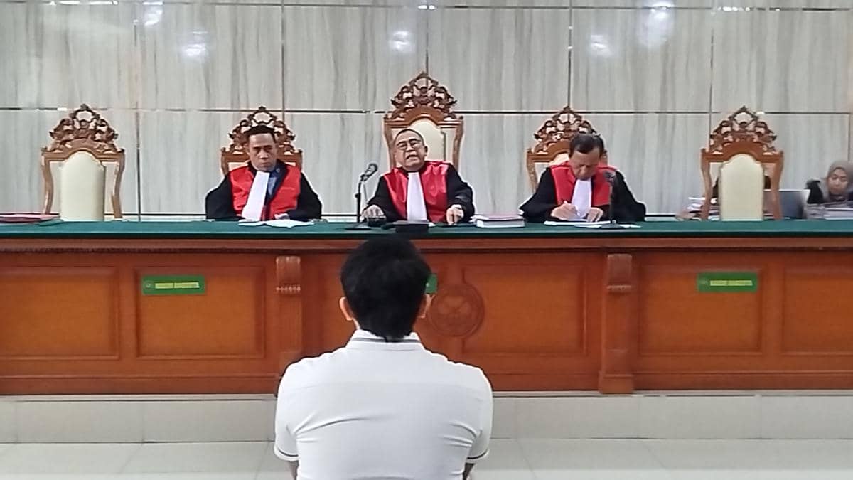 Sidang Tuntutan Resbob Ditunda, Massa Soraki Jaksa Penuntut Umum