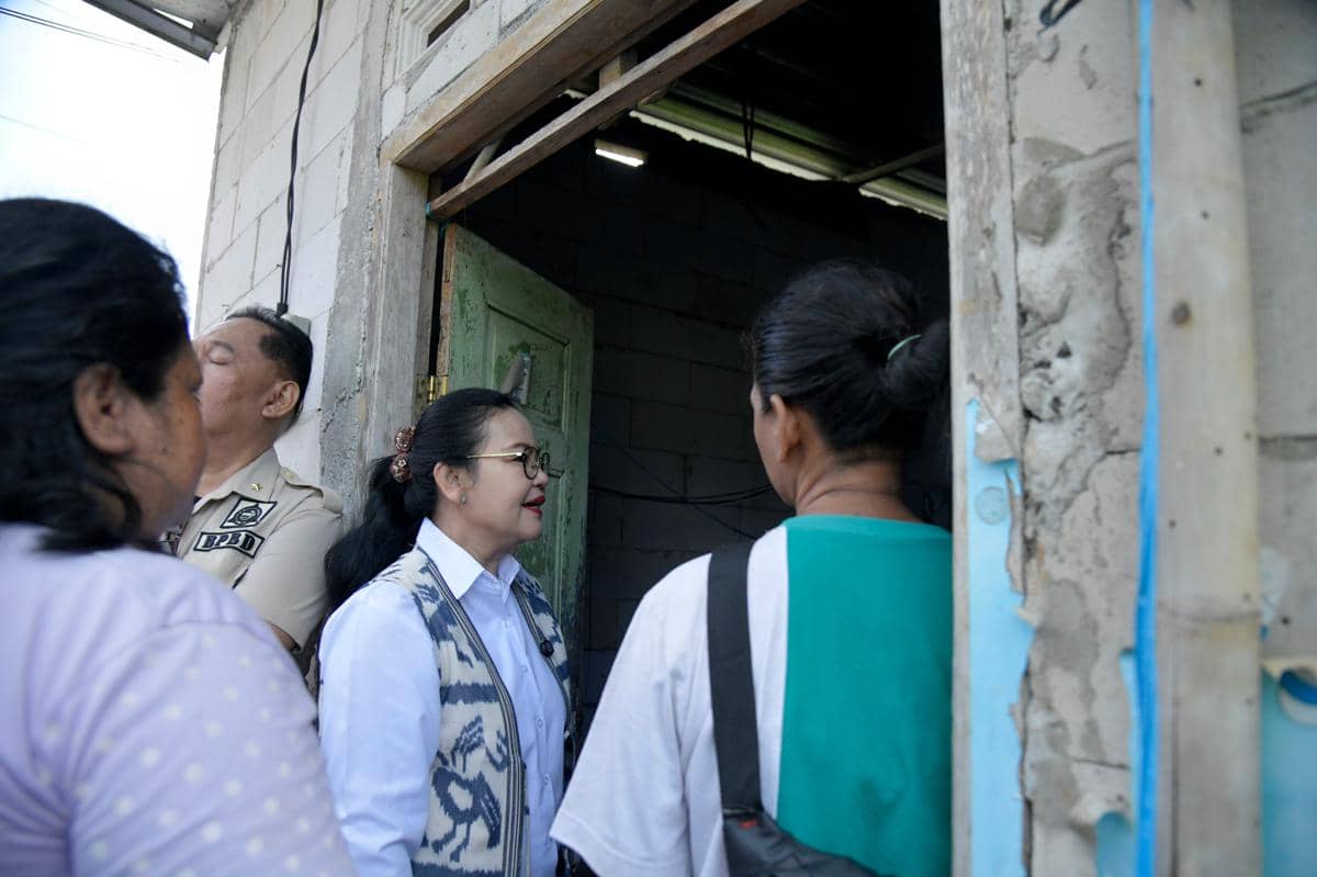 Rumah rusak, puting beliung