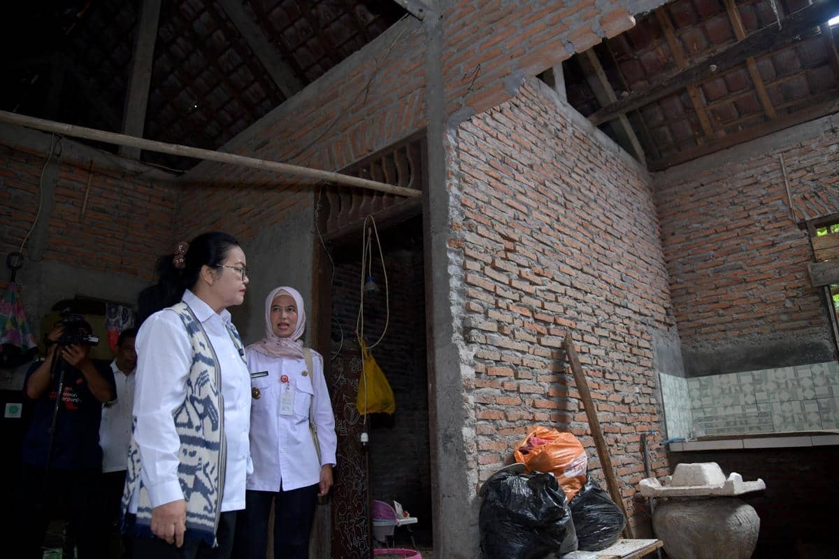 Rumah rusak, puting beliung