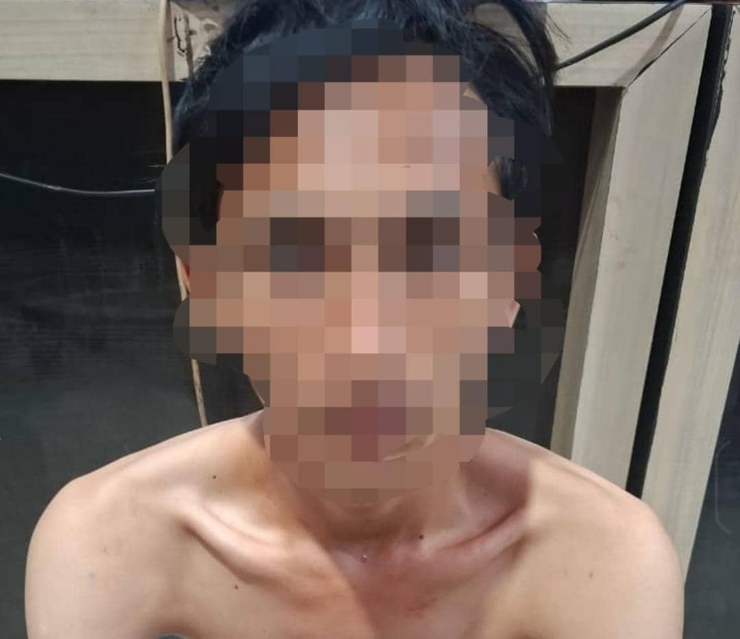 Pelaku pembunuhan lansia di halaman masjid Kotabaru saat diringkas polisi.