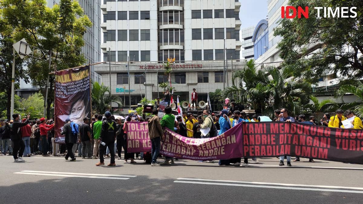 Demo di MK, Mahasiswa-Koalisi Sipil Gelar Aksi Solidaritas untuk Andri