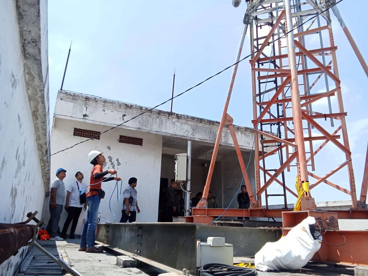 Belasan Warga Surabaya Mengeluh Pusing-Sesak Napas Gegera Tower BTS