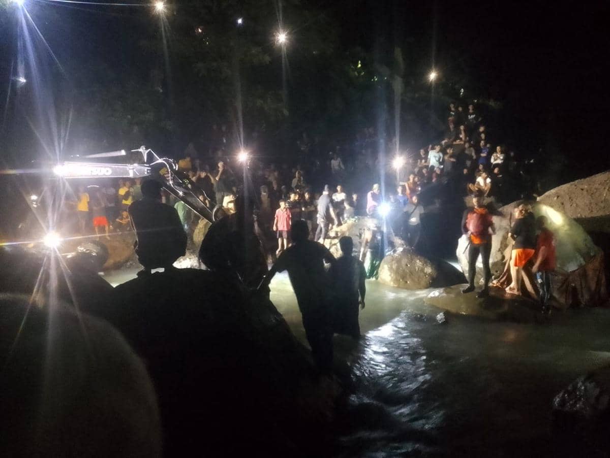 Perempuan Terseret Air Bah Ditemukan Tewas, Evakuasi hingga Dini Hari