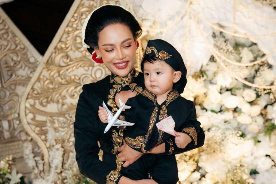 15 Makanan Tedak Siten Putra Erica Carlina yang Bisa Jadi Inspirasimu