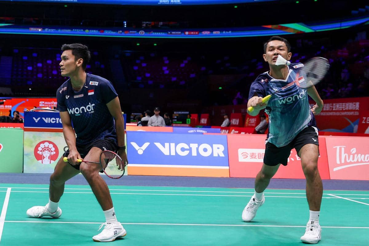 Fajar Alfian/Muhammad Shohibul Fikri menang mudah di 32 besar Kejuaraan Bulu Tangkis Asia 2026.
