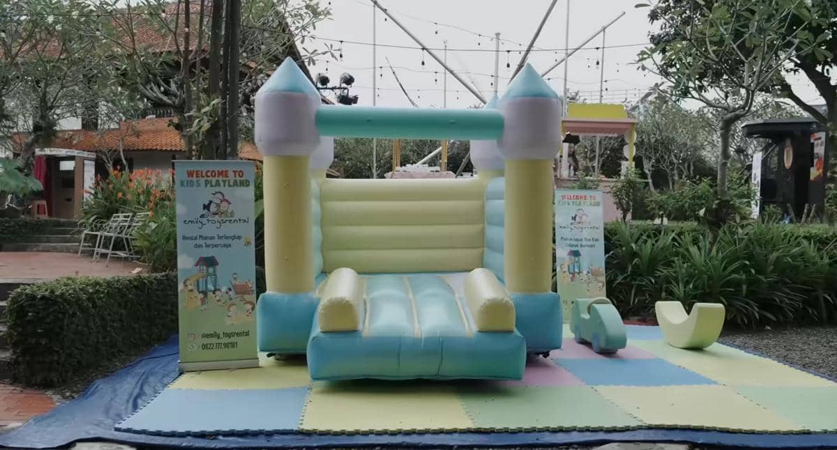 Ide Acara Tedak Siten Selain Prosesi Adat ala Erika Carlina (youtube.com/@raxneil)