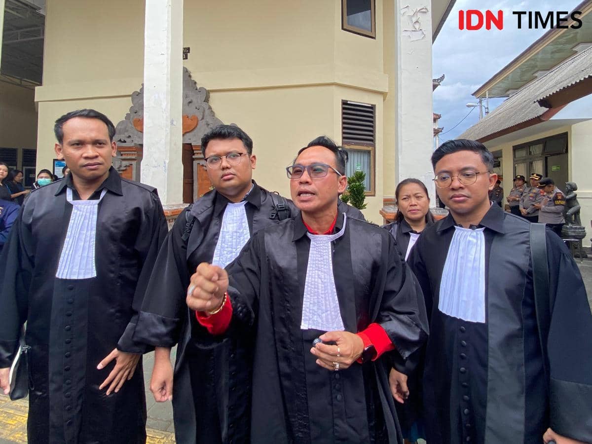 sidang tomy 3.jpeg
