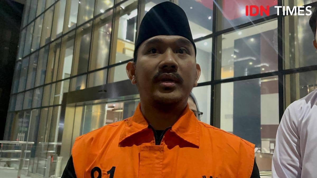 Bupati Bekasi Ade Kunang Klaim Tak Tahu Rumah Saksi Dibakar