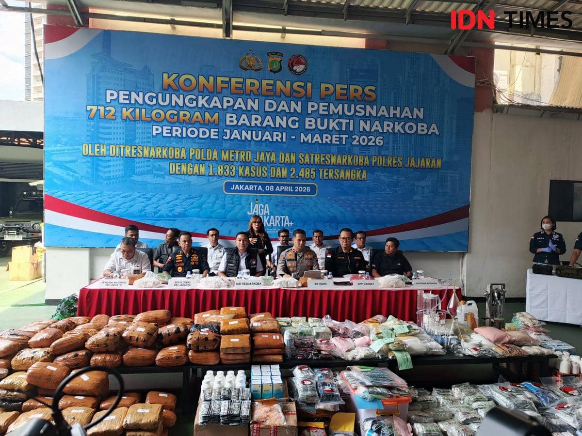 Polda Metro Jaya memusnahkan ratusan kilogram barang bukti narkotika hasil tangkapan tiga bulan terakhir. (IDN Times/Irfan Fathurohman)