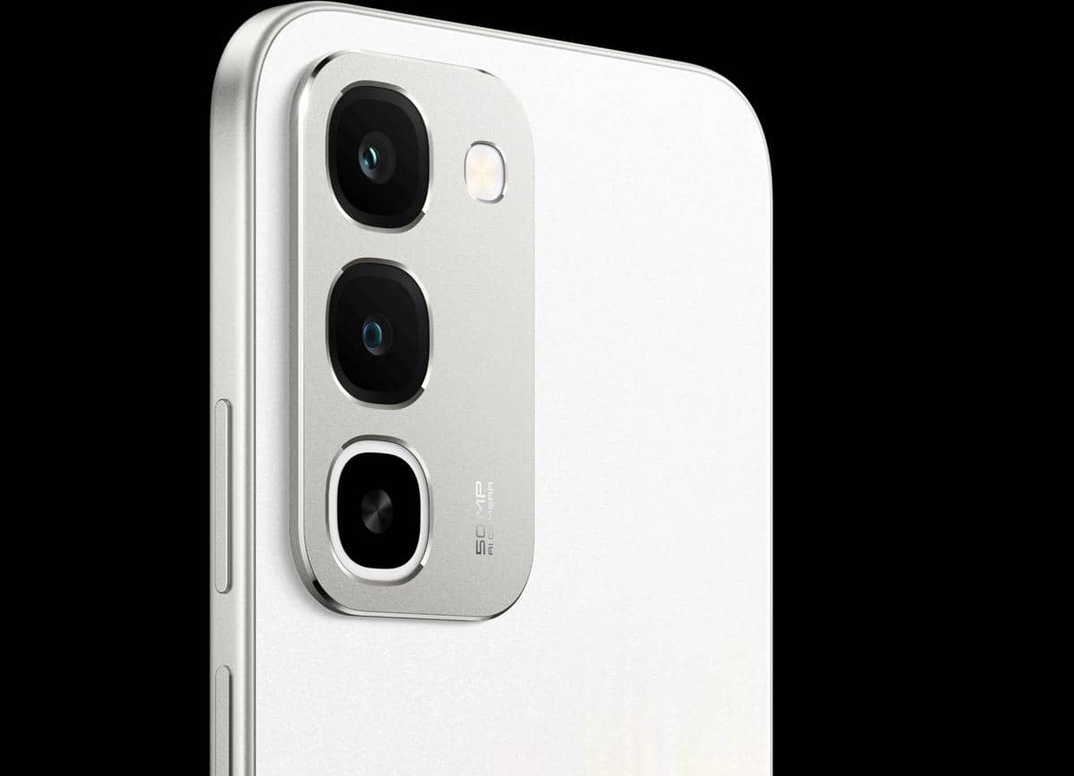 tampilan modul kamera realme C100 4G 