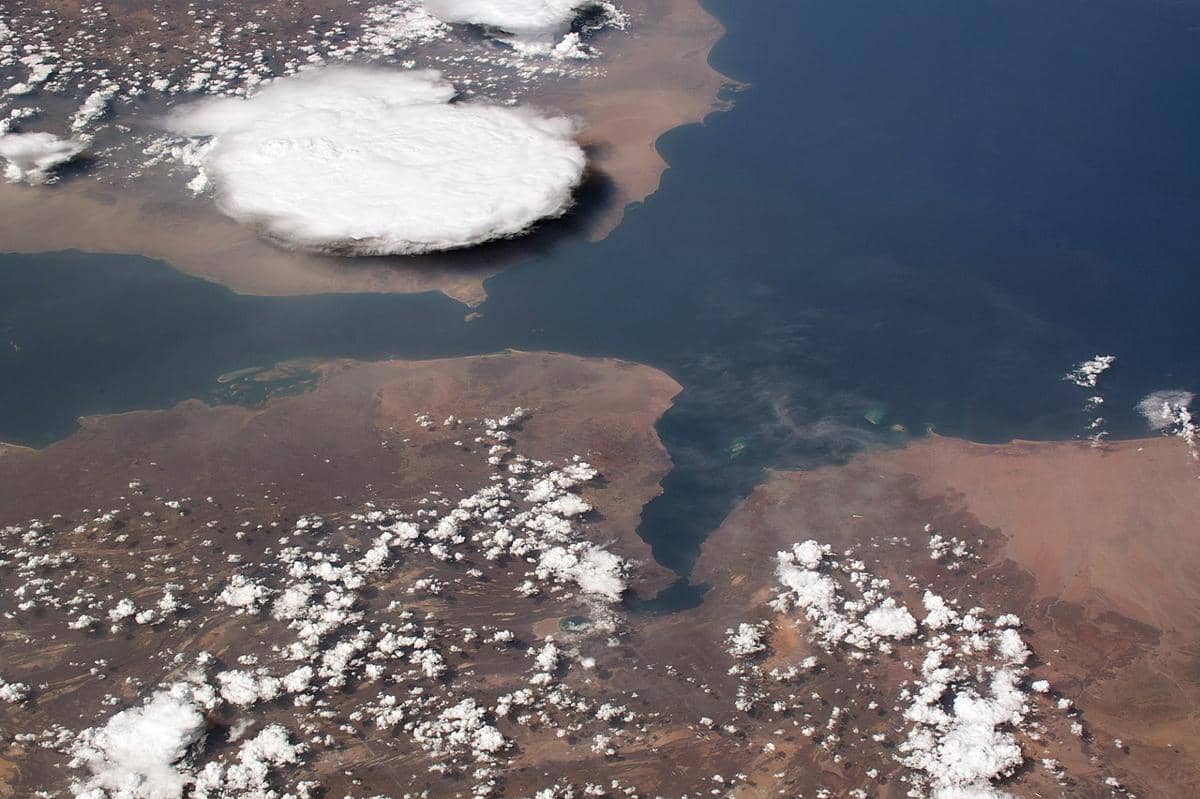 potret Selat Bab el-Mandeb dari citra satelit