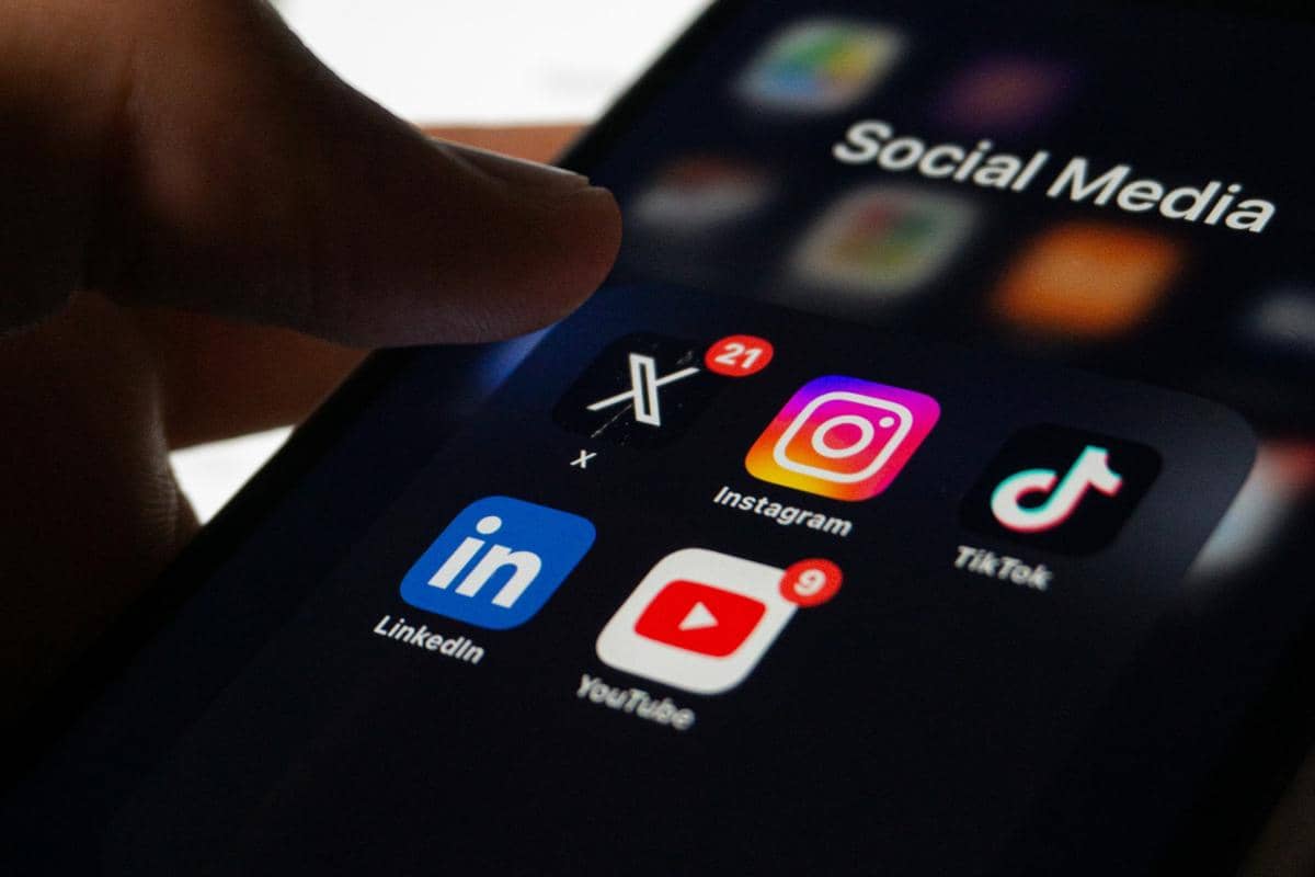 ilustrasi media sosial