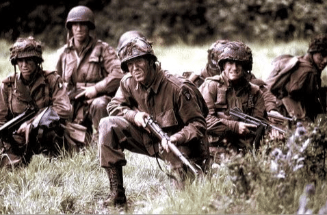 Cuplikan dari serial Band of Brothers (2001)