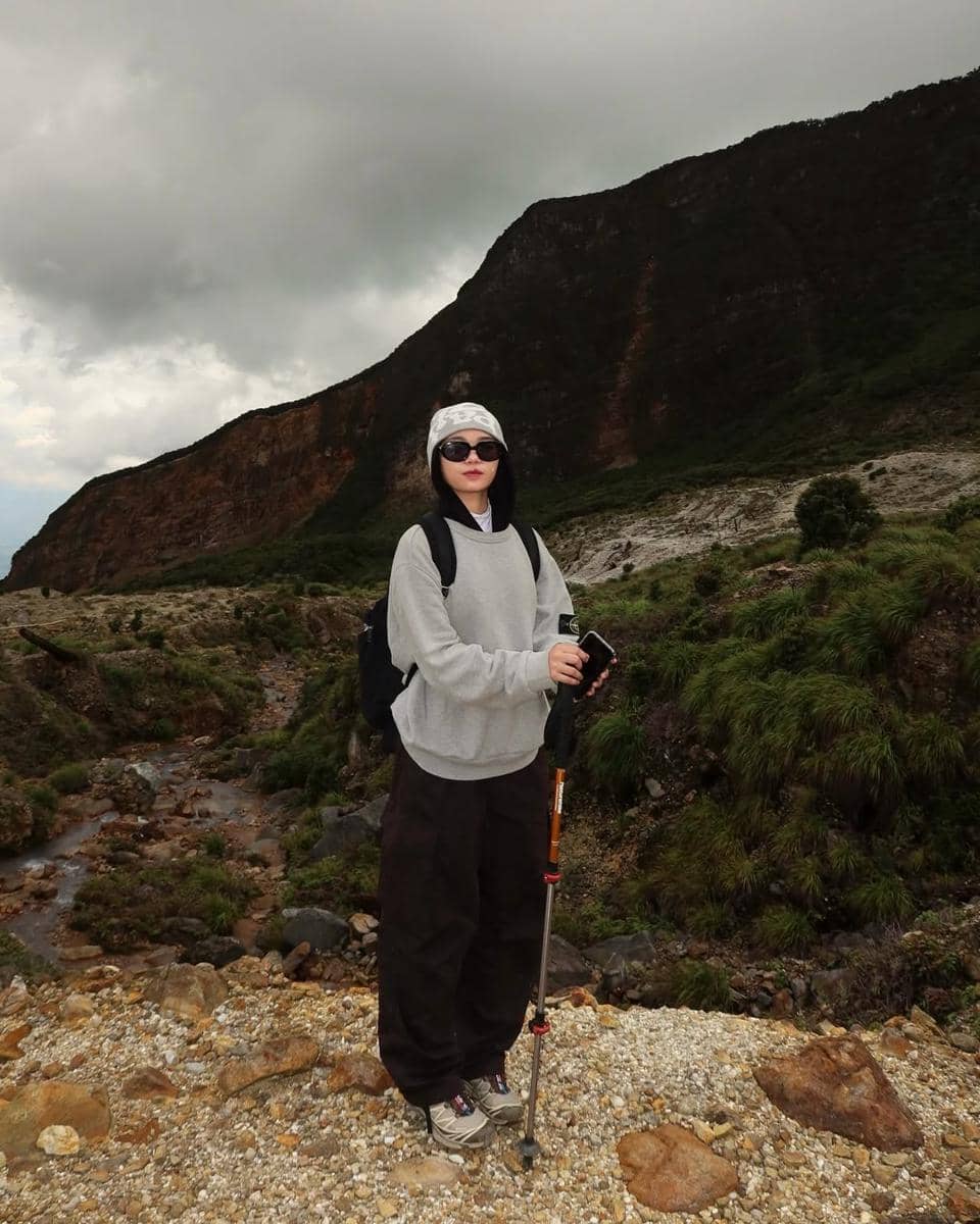 OOTD Naik Gunung ala Clara Yulia