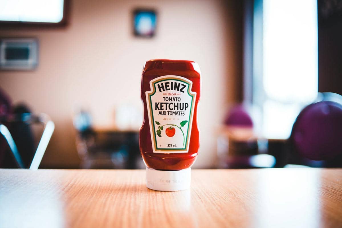 ilustrasi saus ketchup