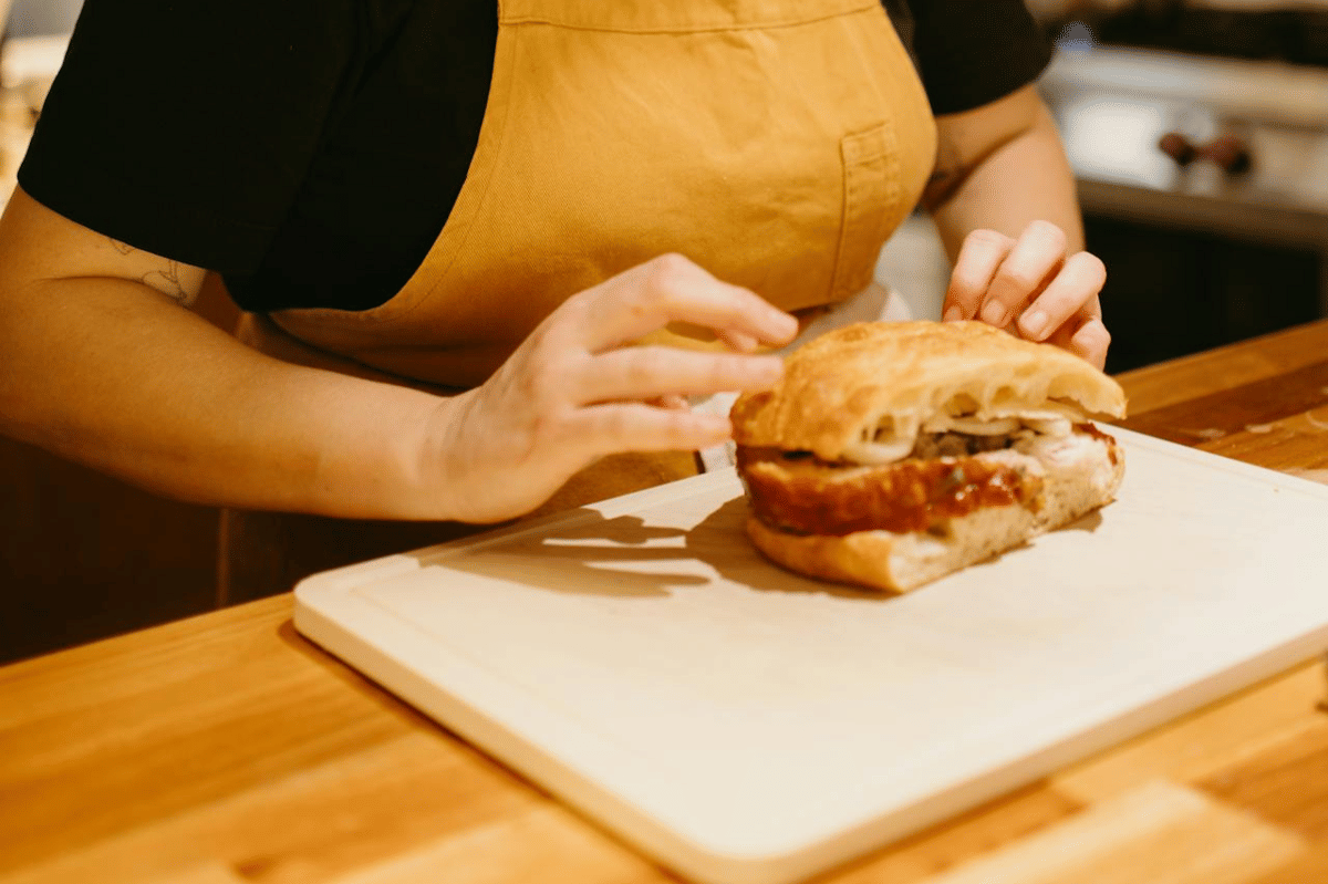 ilustrasi membuat sandwich