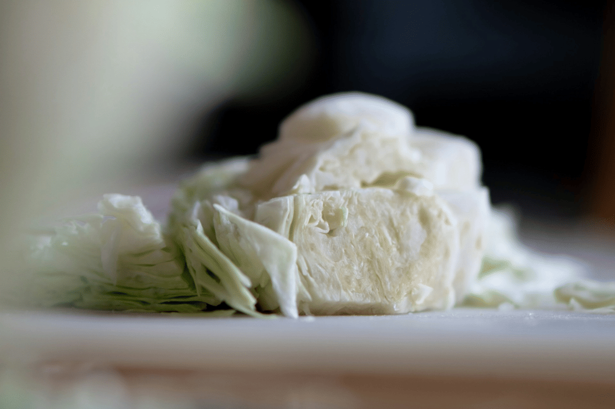 ilustrasi membuat baechu namul