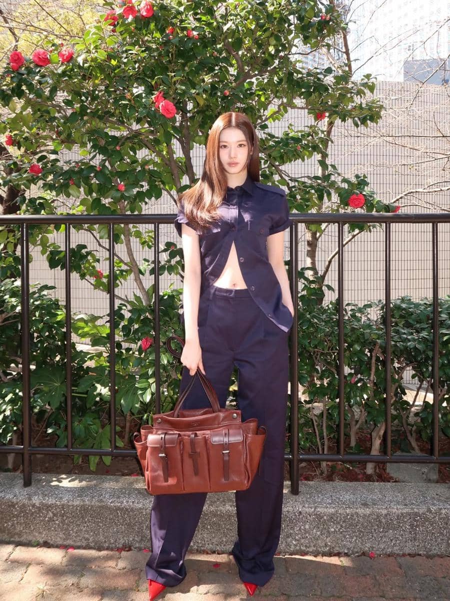 Inspirasi outfit ala Sana Minatozaki